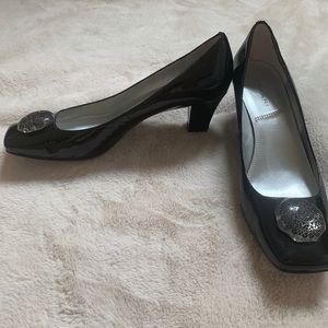Tahari heels